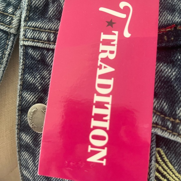 Tradition denim jean jacket super cute heart with wings size small - Picture 4 of 8